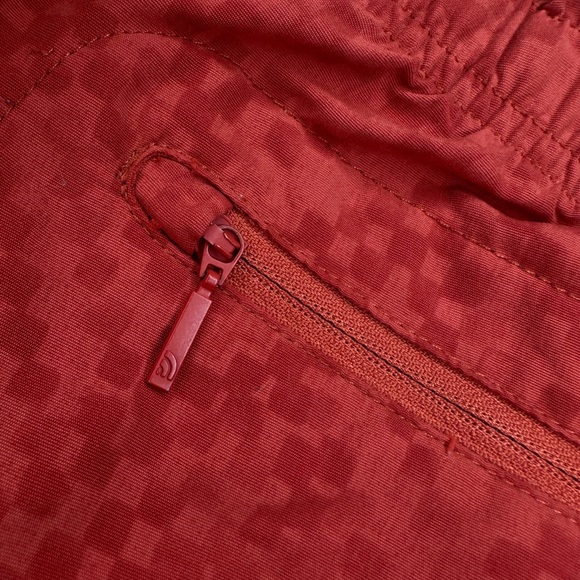 3/$15 North Face, 4” mid rise Short US S - Picture 6 of 8